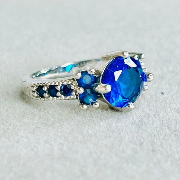 Blue Round Center Stone Side Blue Accent Stones 18K GP Cocktail Ring Size 5 - Picture 3 of 5